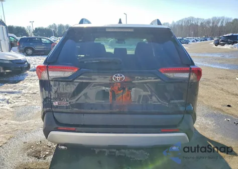 2022 Toyota Rav4 Adventure z USA, uszkodzony, nr VIN 2T3J1RFV1NW276697